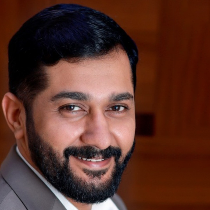 Haneef, Director of DuuD Telecom